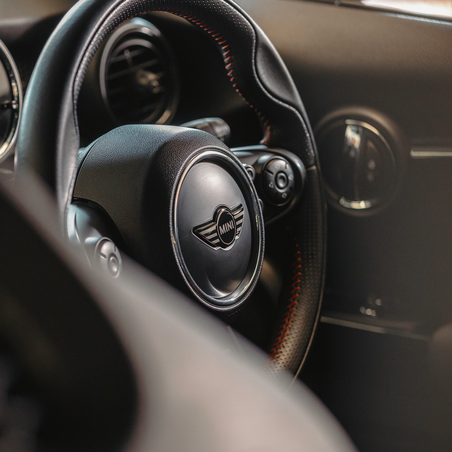 MINI Steering Wheel Badge – Grey