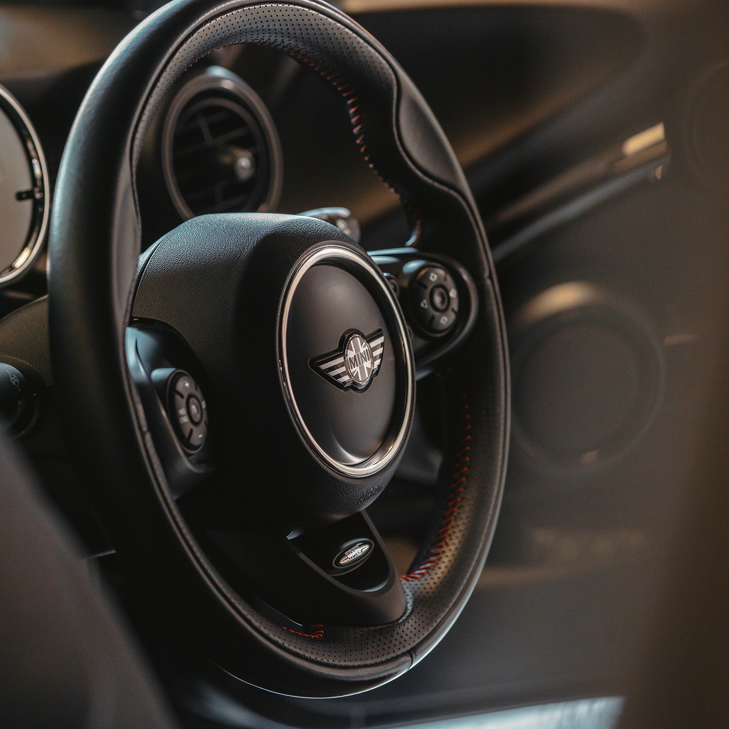 MINI Steering Wheel Badge – GB Grey Design