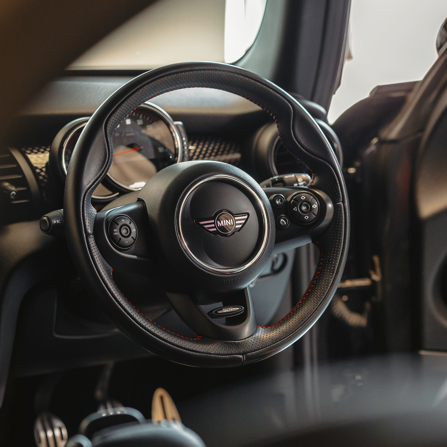 MINI Steering Wheel Badge – Pastel Pink