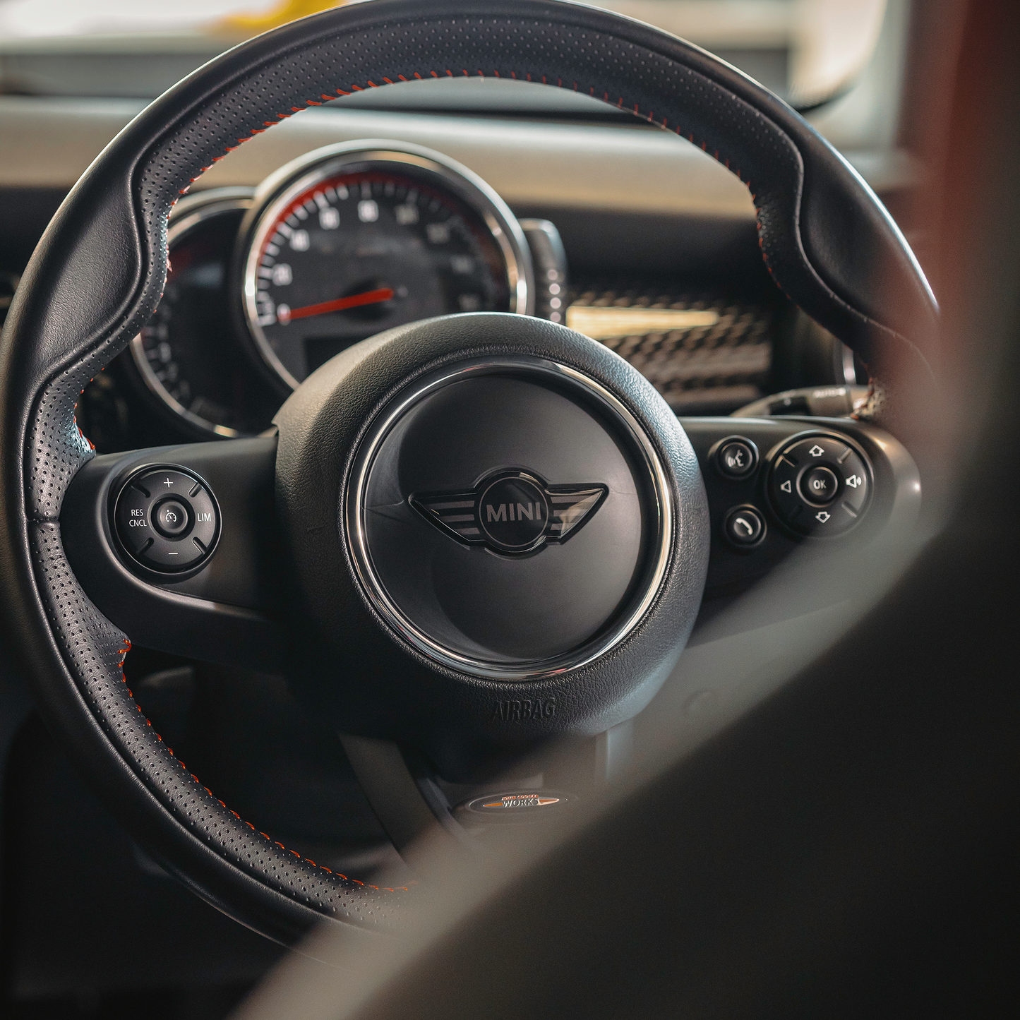 MINI Steering Wheel Badge – Stealth