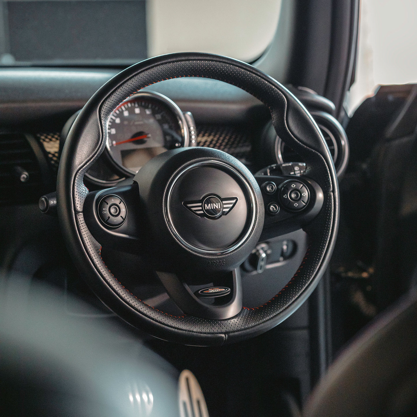 MINI Steering Wheel Badge – White